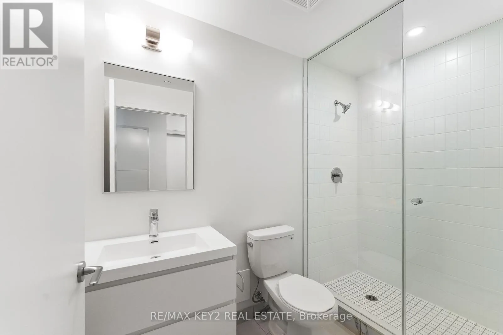 E1511 - 56 ANDRE DE GRASSE STREET