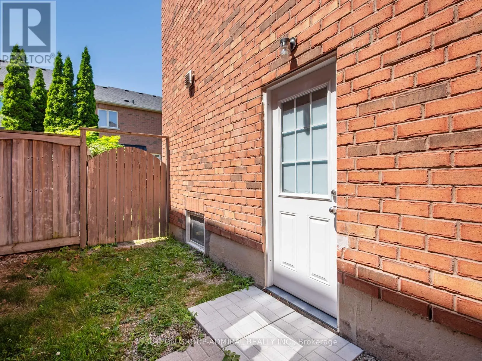 10 AUBURNDALE DRIVE
