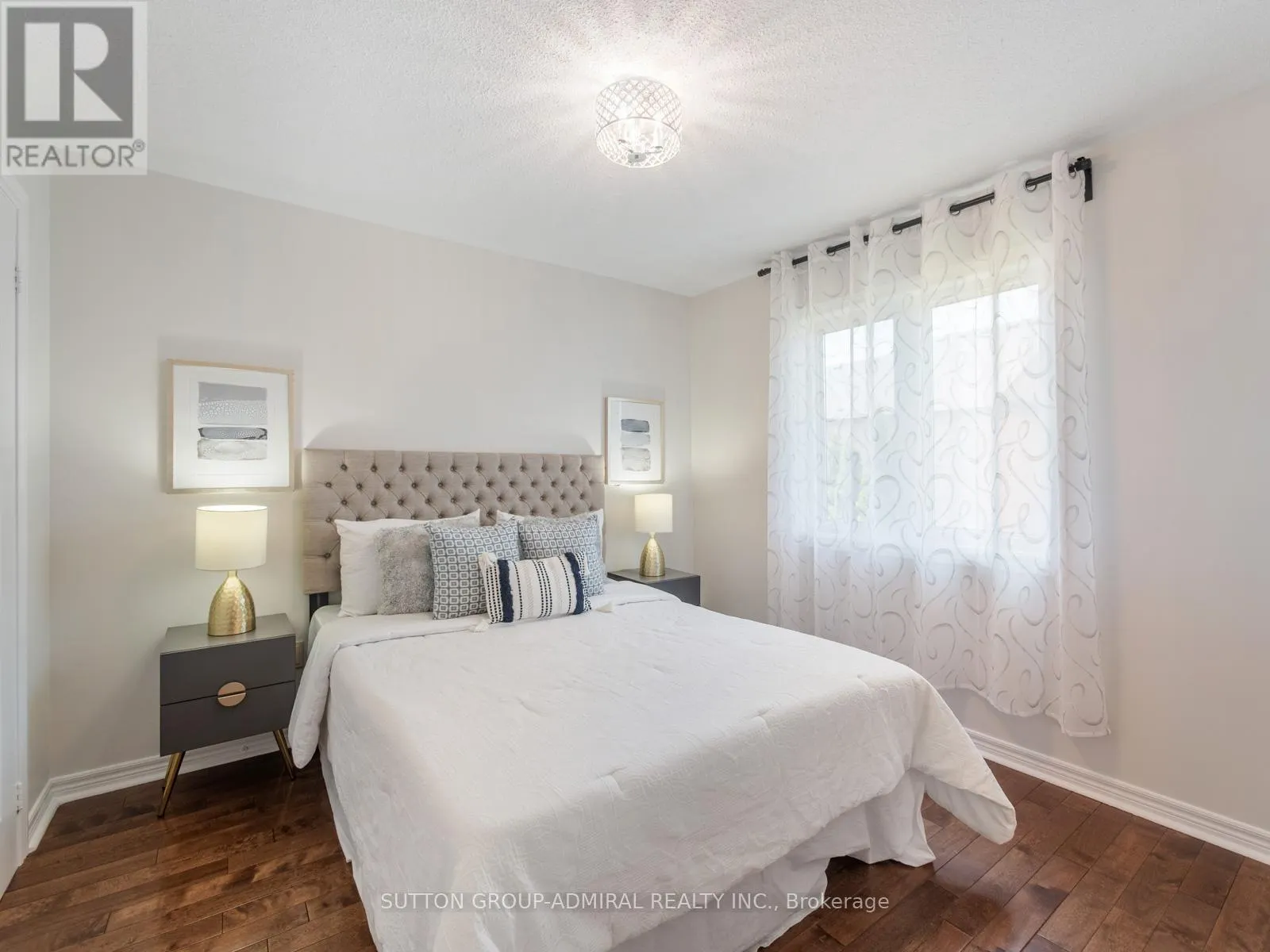 10 AUBURNDALE DRIVE
