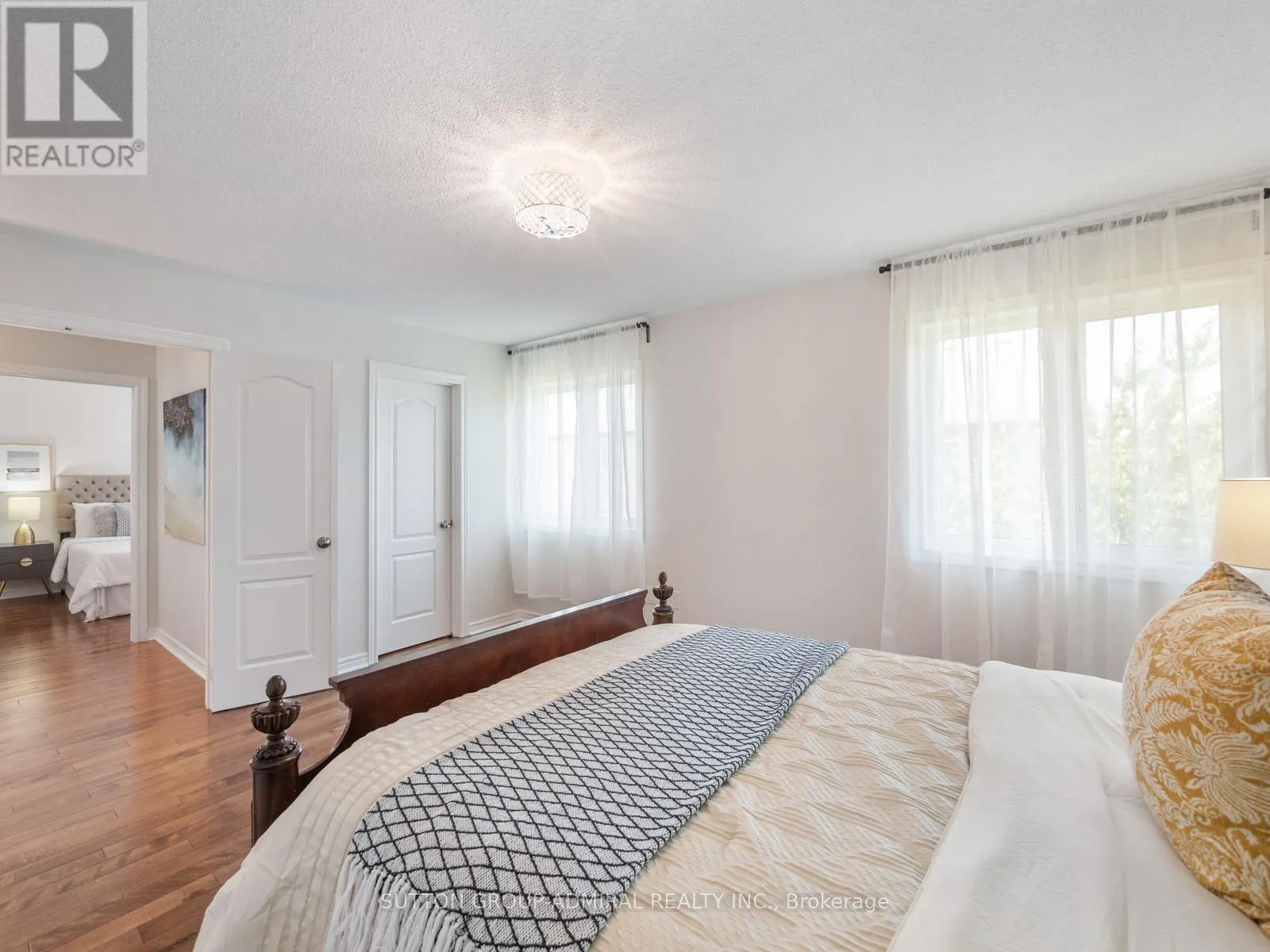 10 AUBURNDALE DRIVE