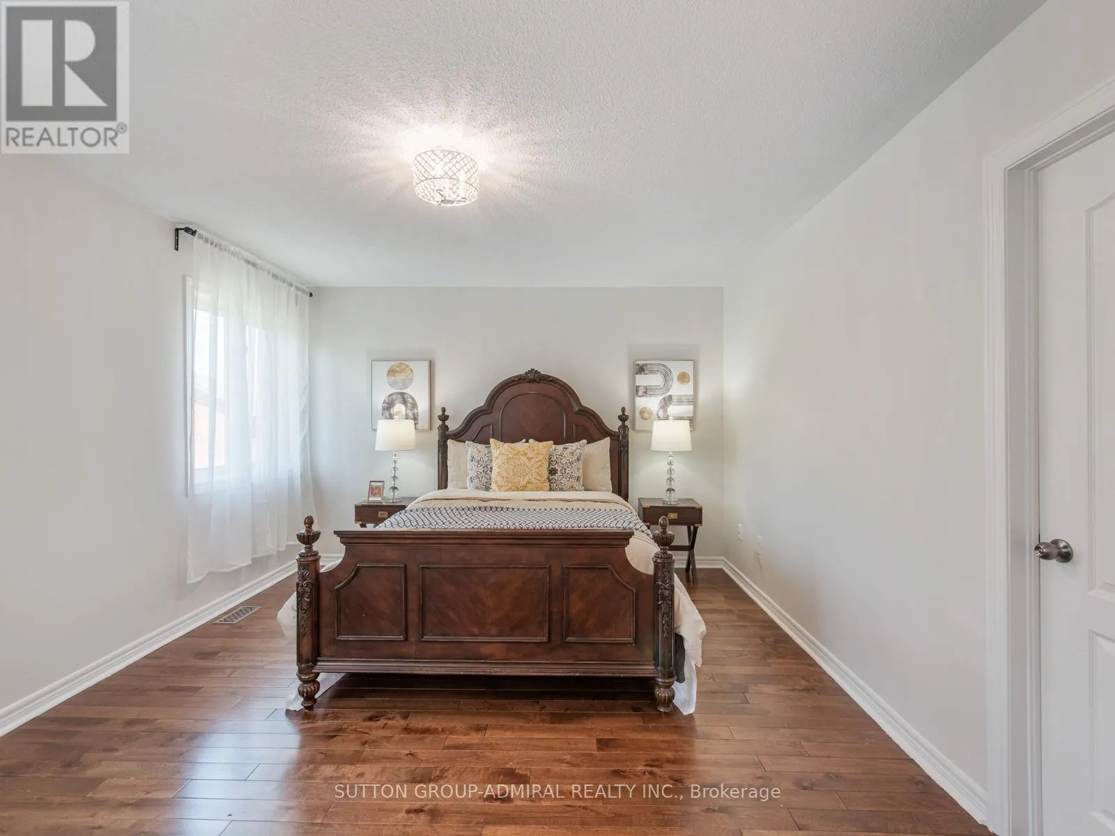 10 AUBURNDALE DRIVE