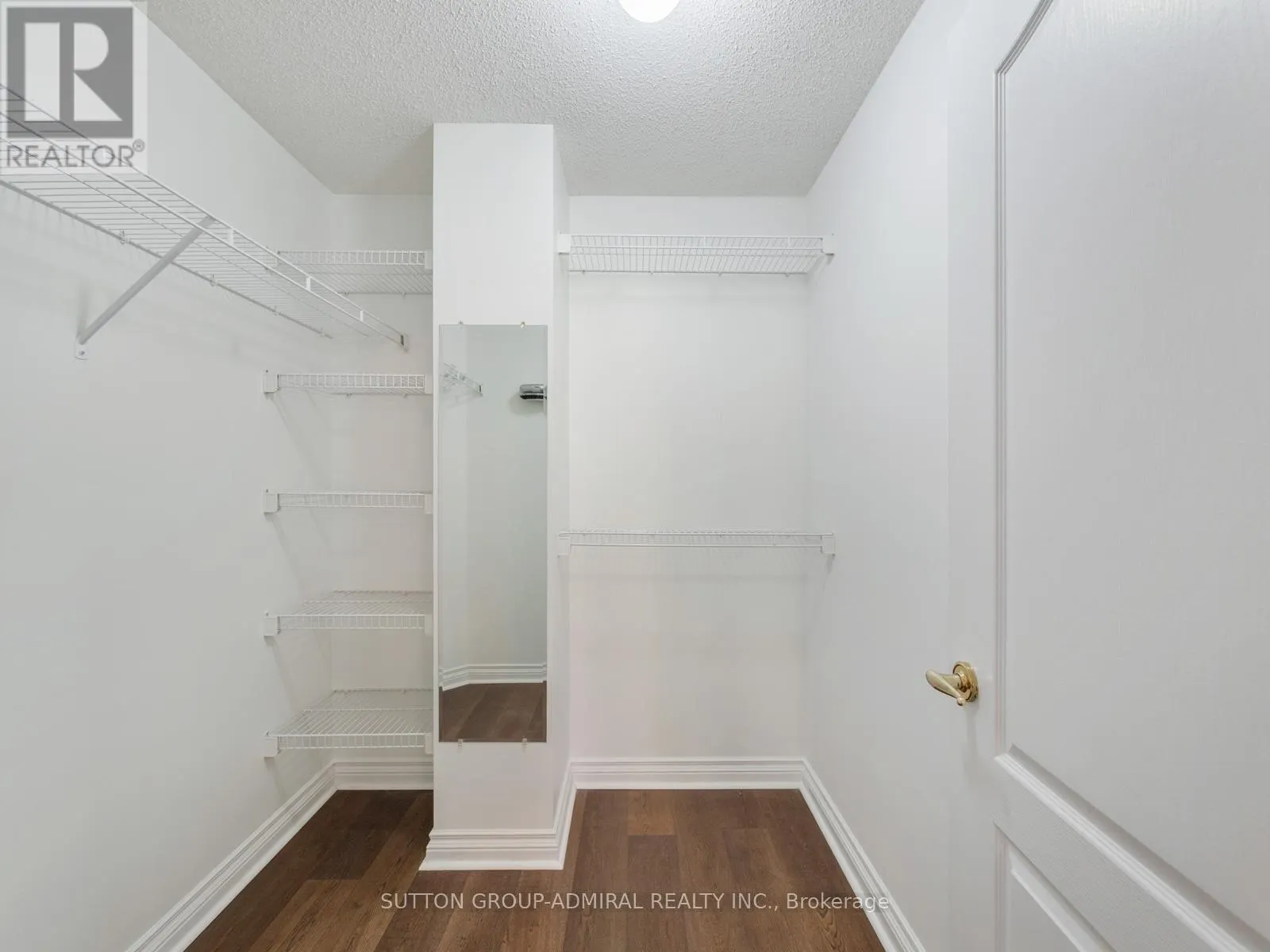 8 TIVOLI AVENUE