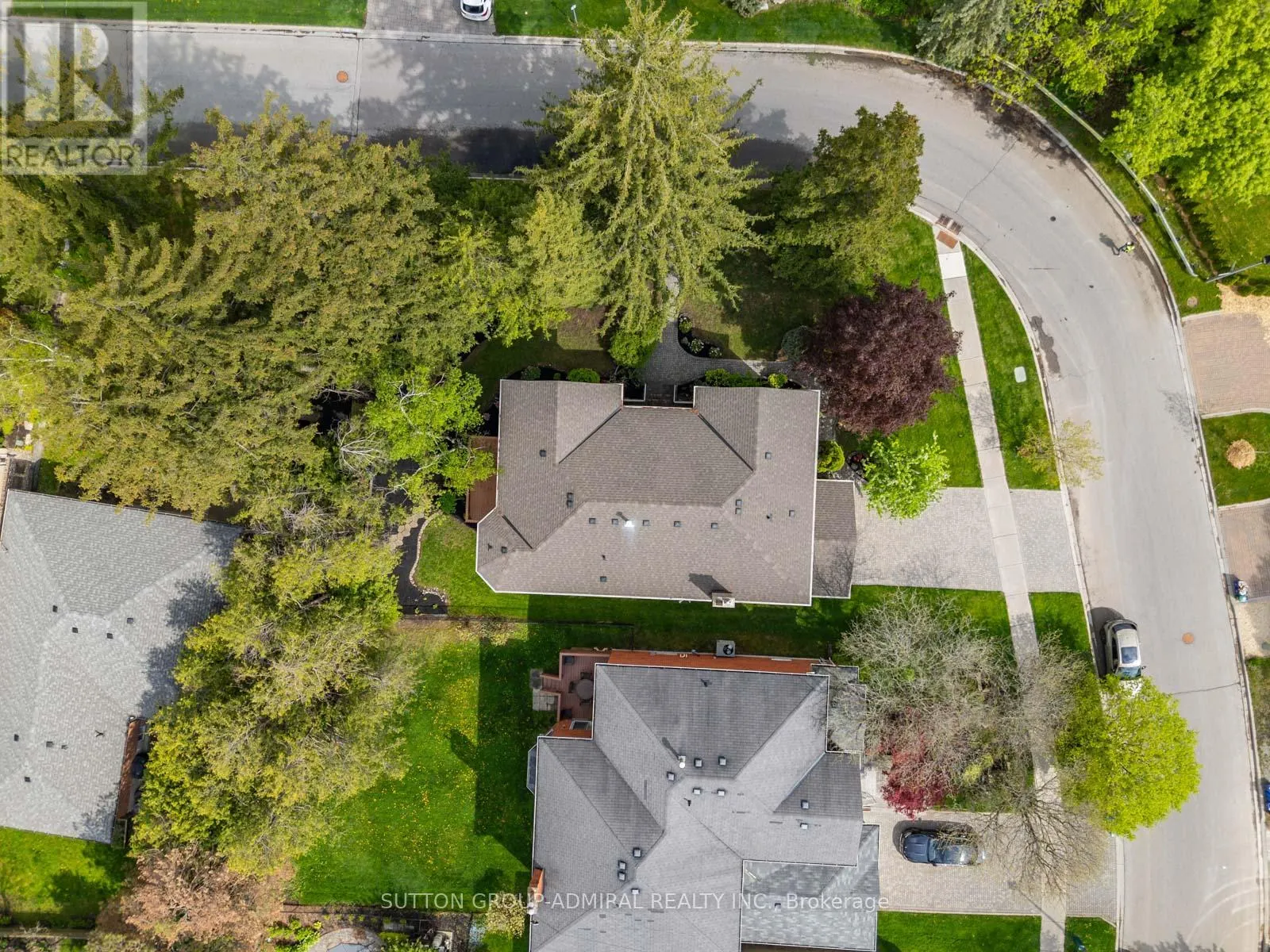 8 TIVOLI AVENUE