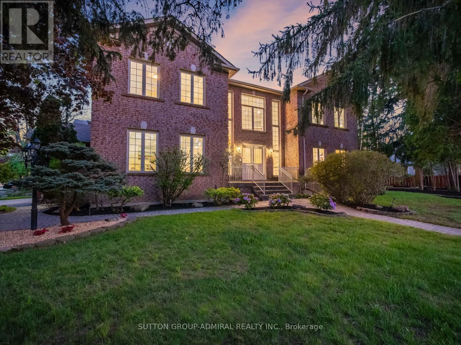 8 TIVOLI AVENUE