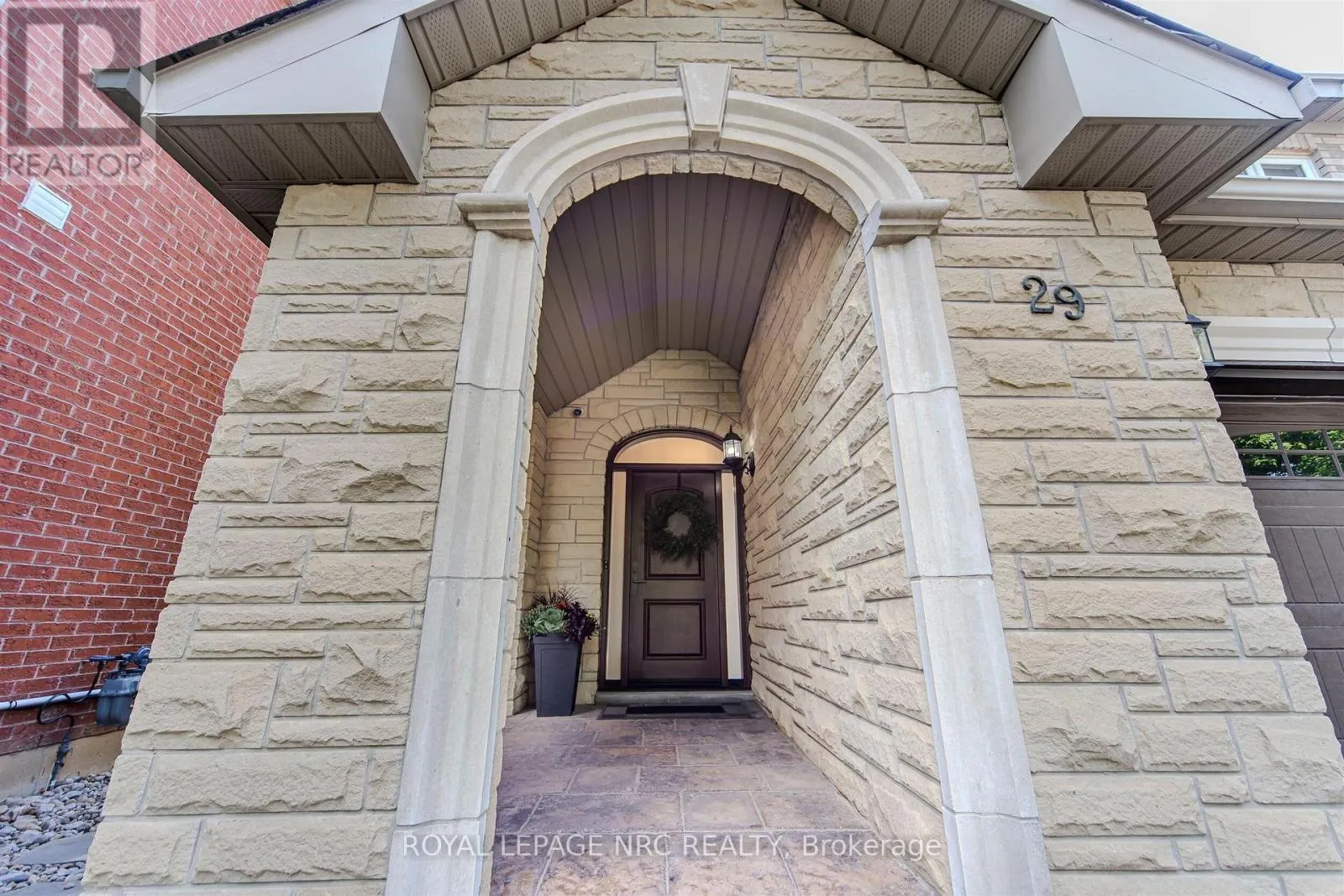 29 GRAPEVINE DRIVE