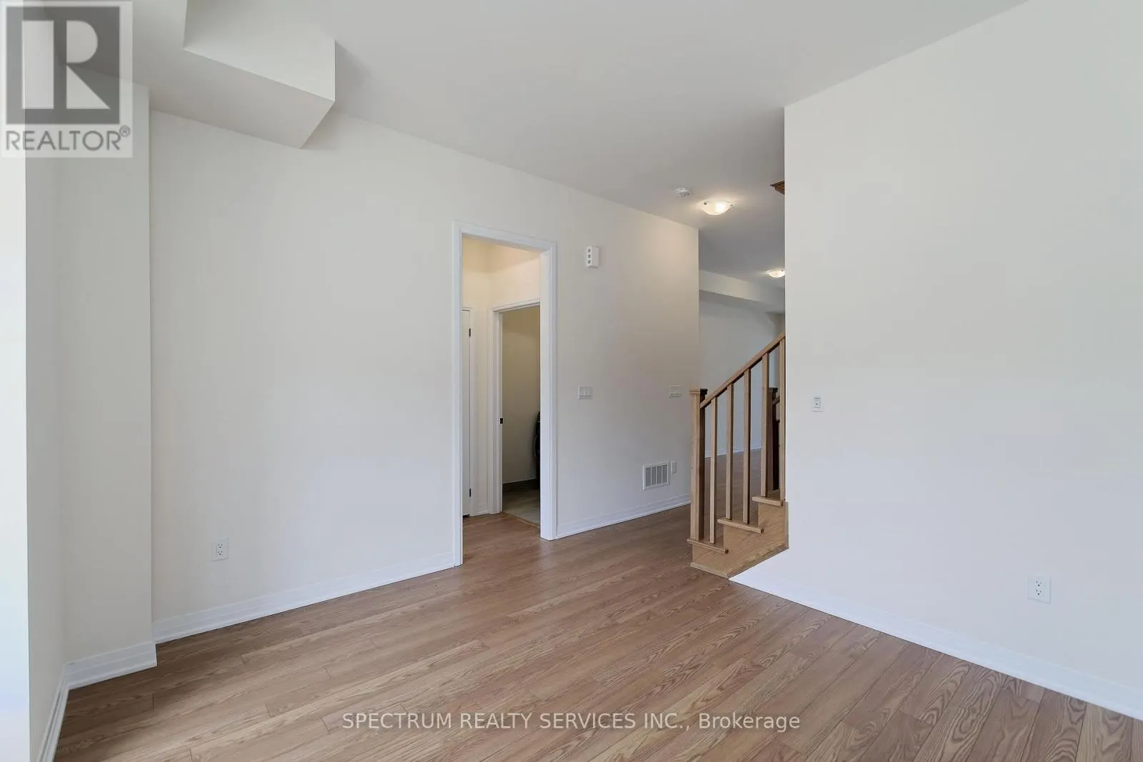 176 DE LA ROCHE DRIVE