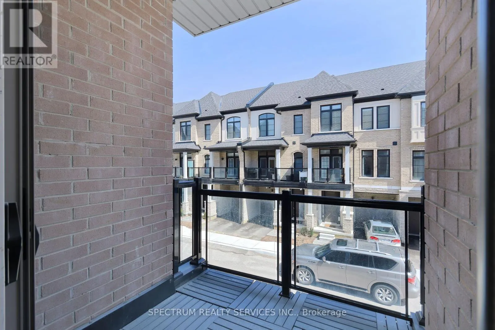 176 DE LA ROCHE DRIVE