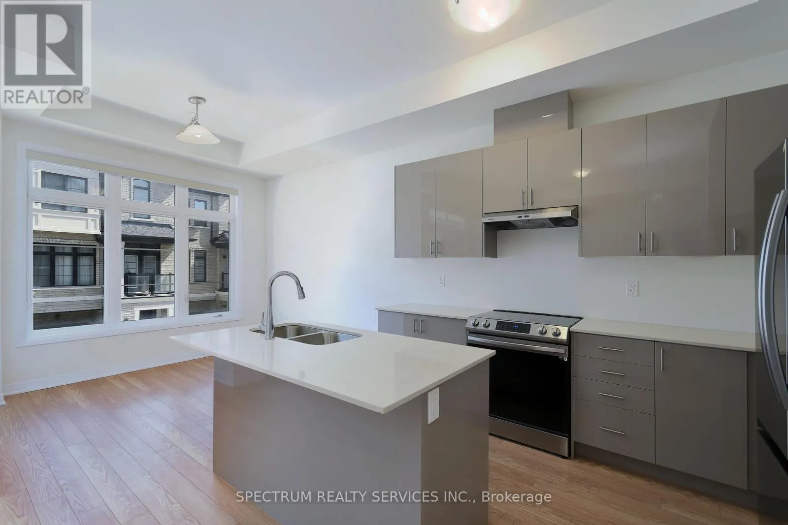176 DE LA ROCHE DRIVE
