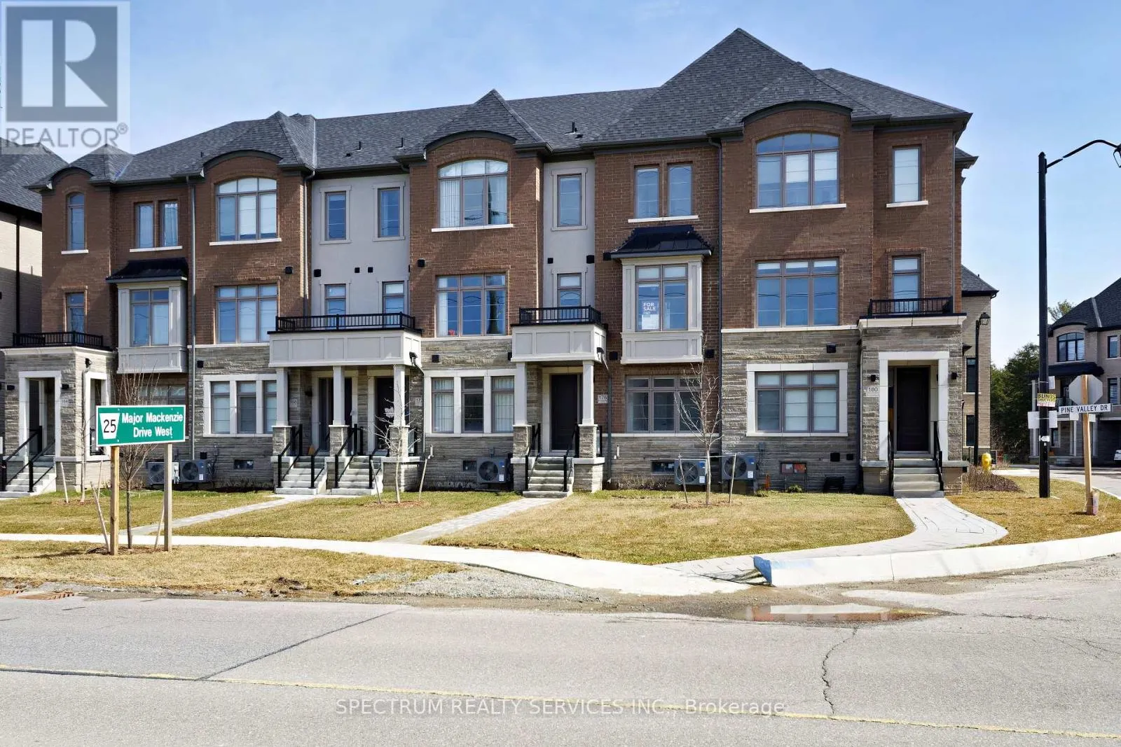 176 DE LA ROCHE DRIVE