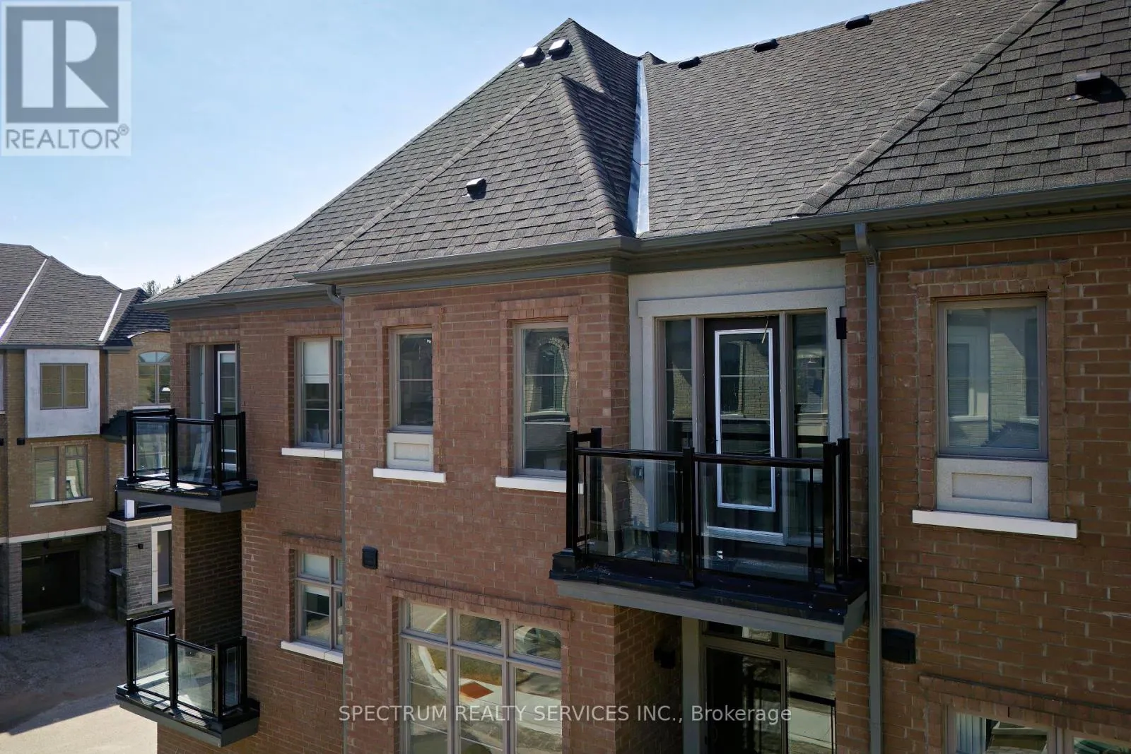 176 DE LA ROCHE DRIVE