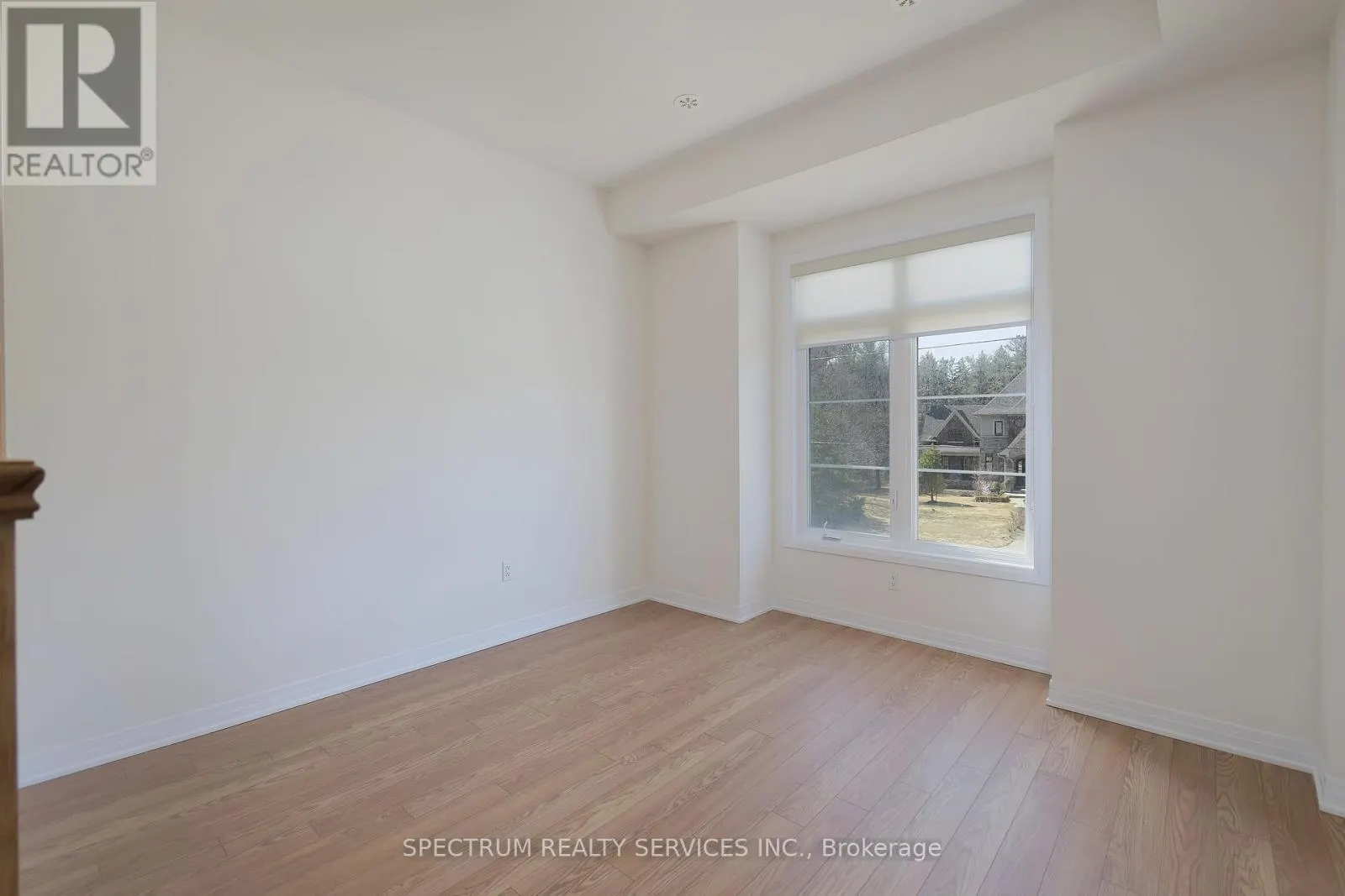 176 DE LA ROCHE DRIVE
