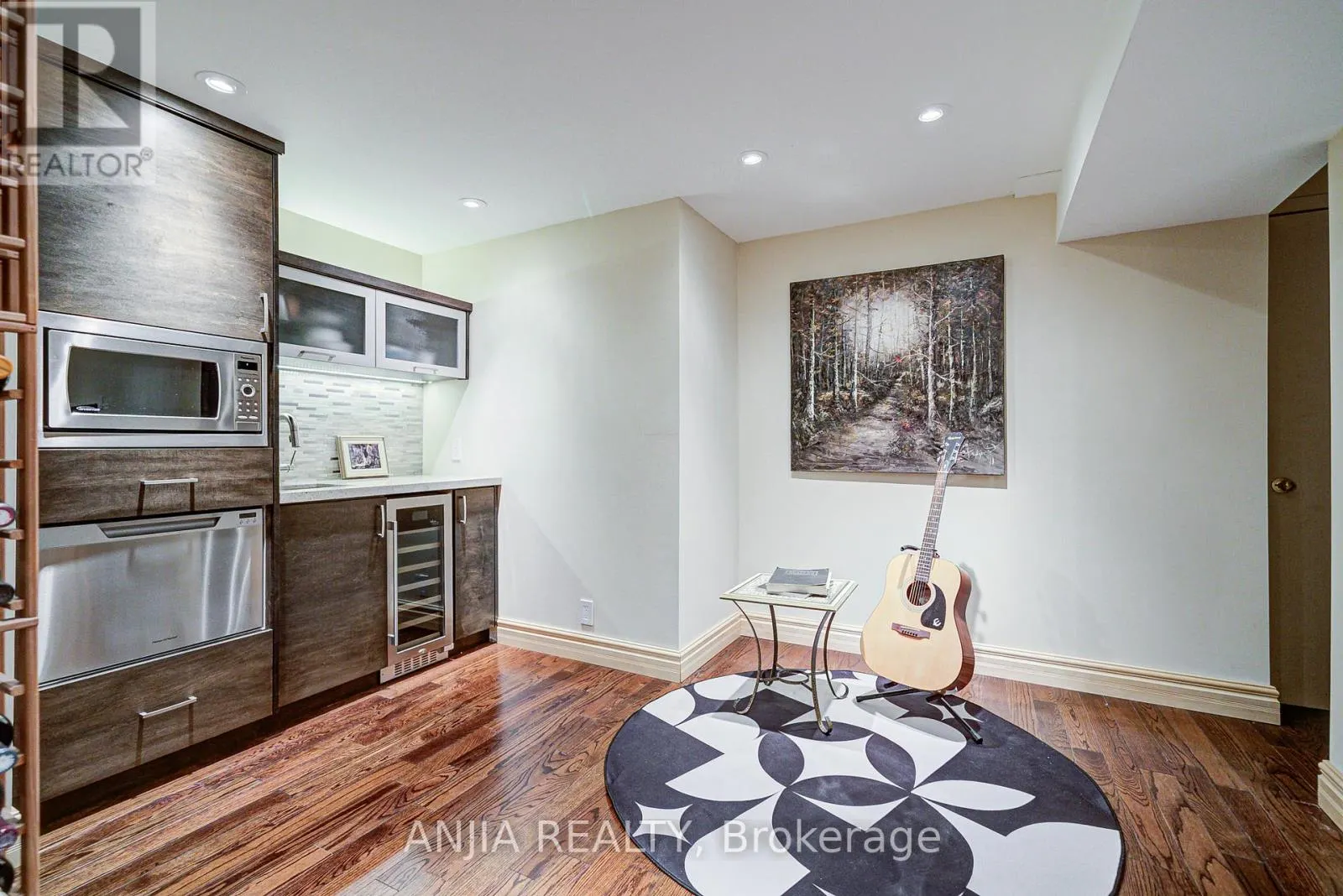 19 REDPOLL AVENUE