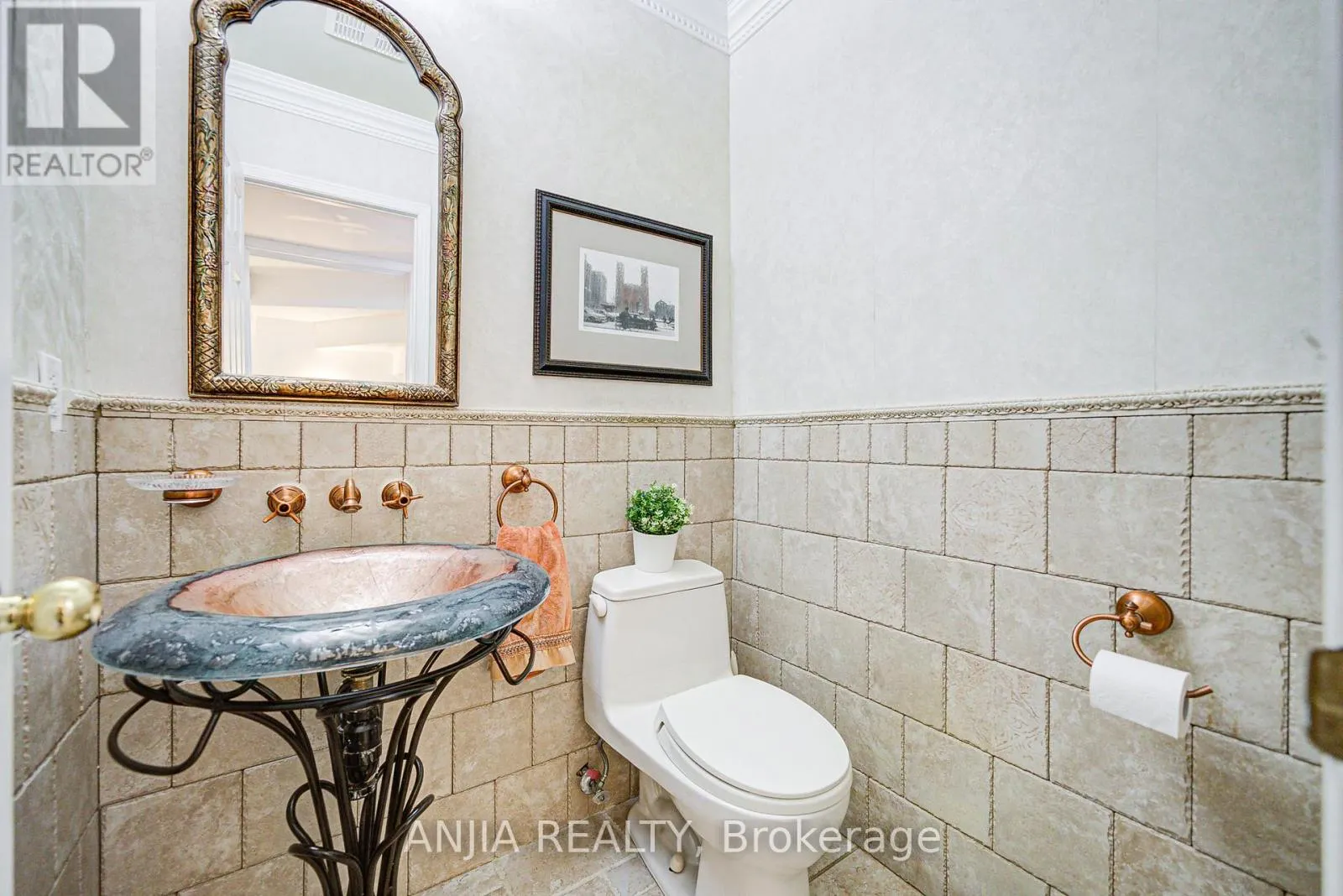 19 REDPOLL AVENUE