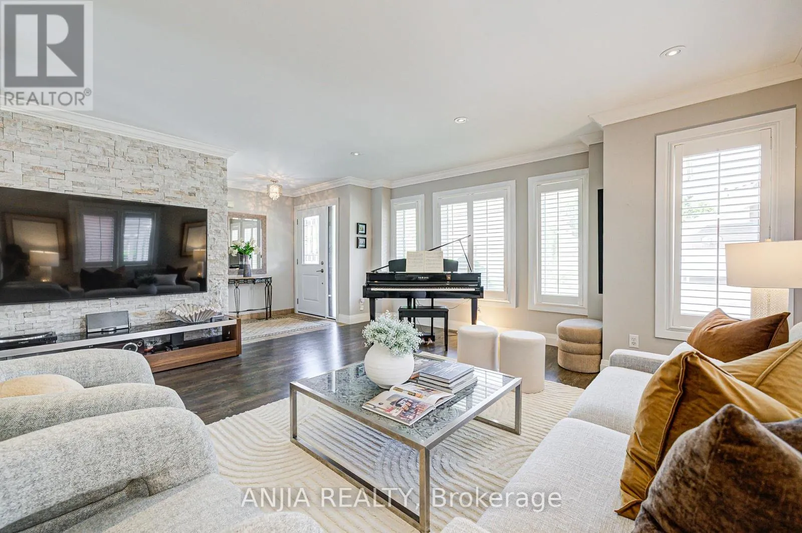 19 REDPOLL AVENUE