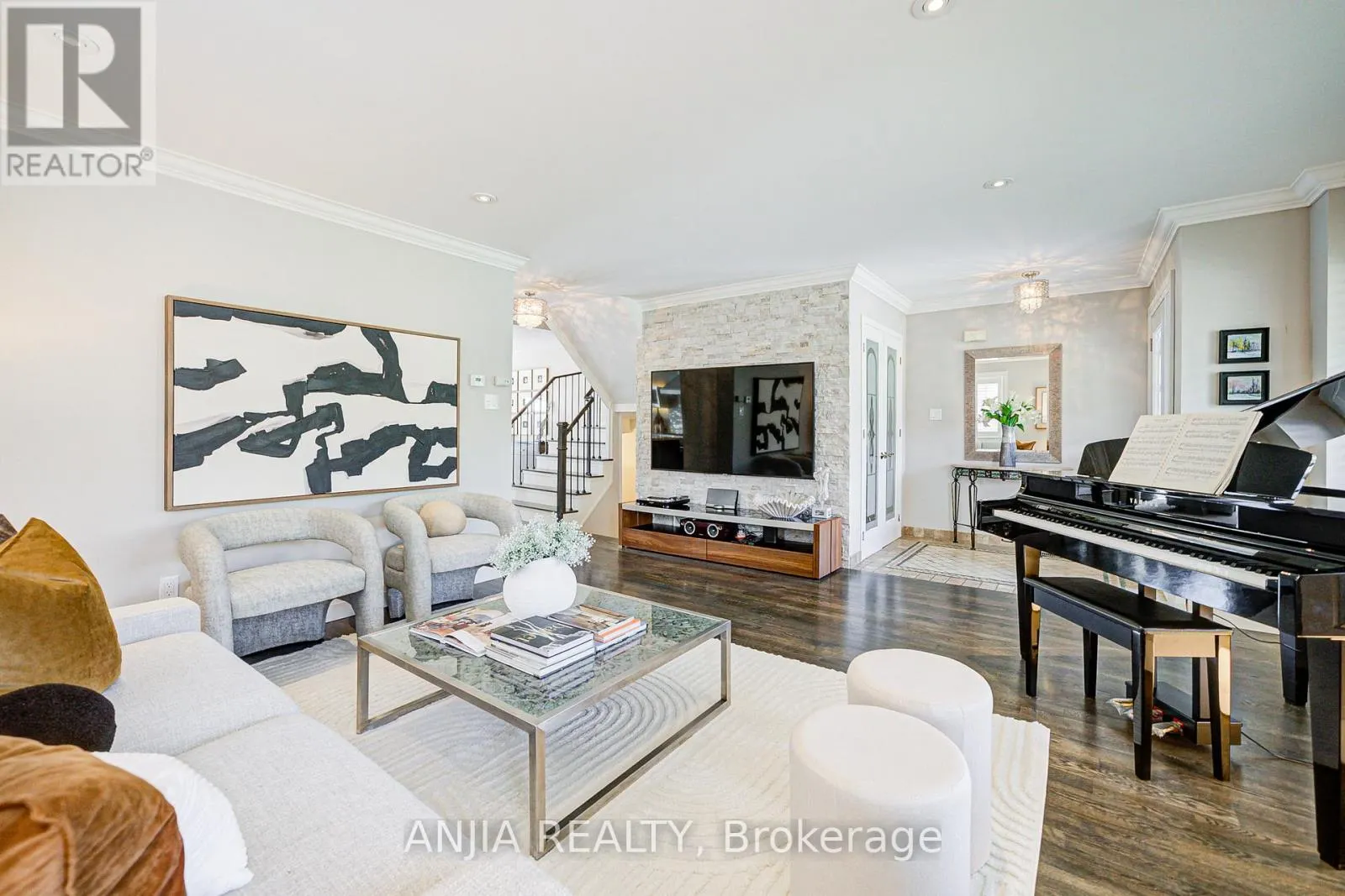 19 REDPOLL AVENUE