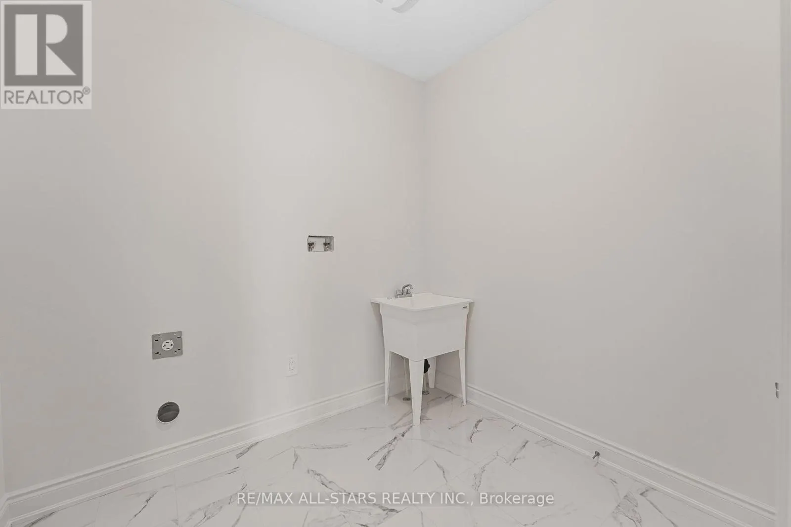 4 PALMIRA DRIVE