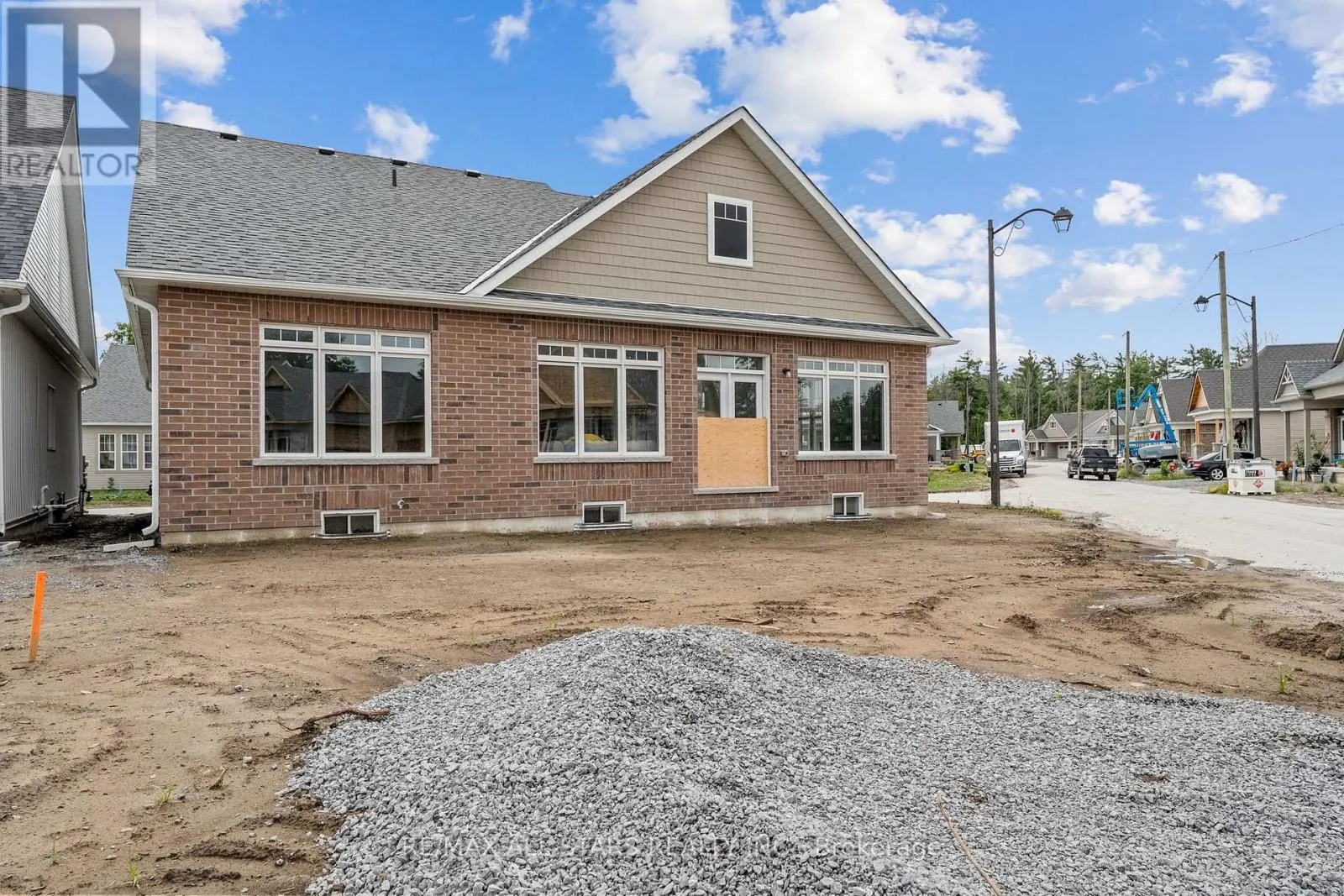 4 PALMIRA DRIVE
