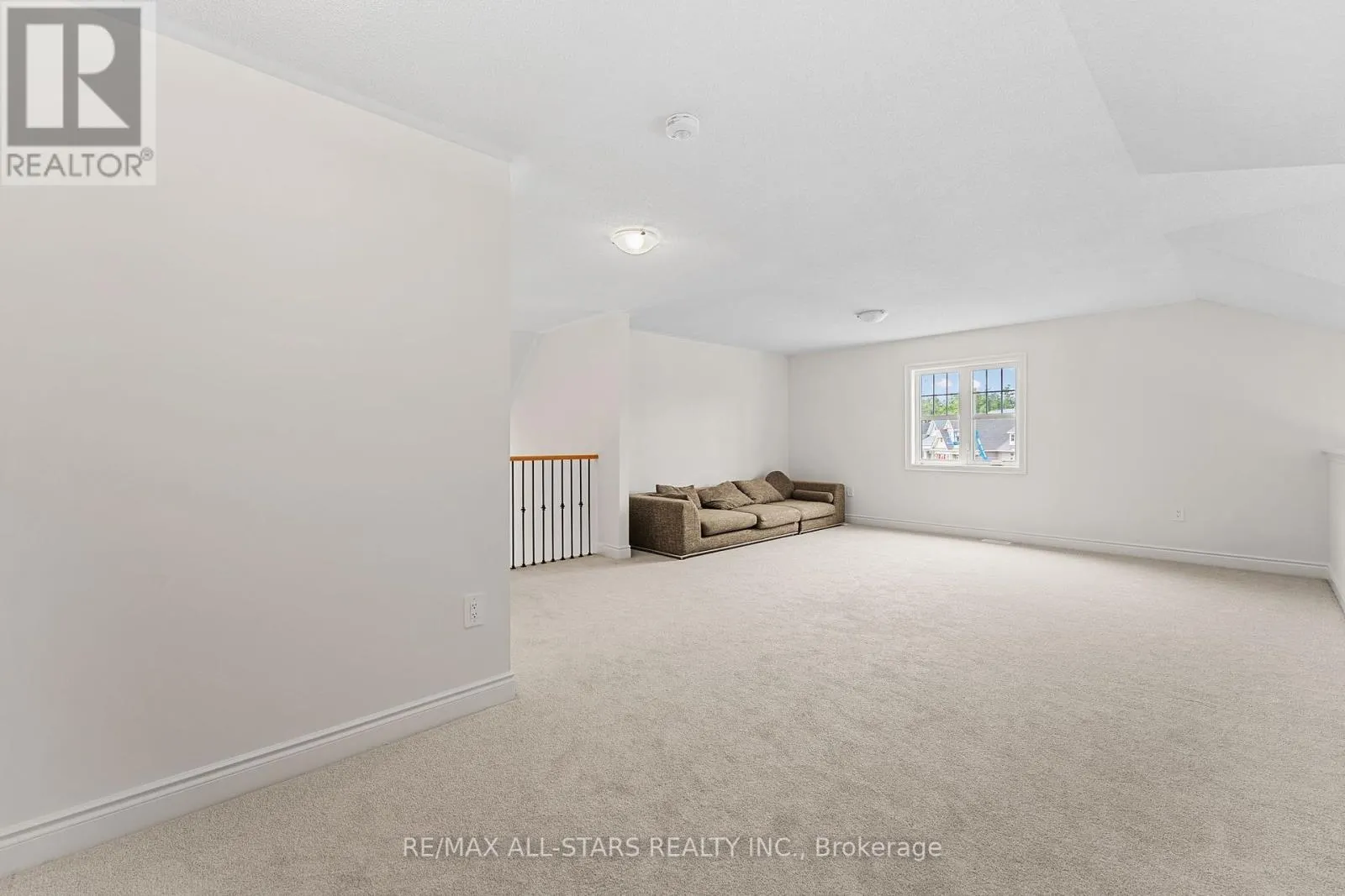 4 PALMIRA DRIVE