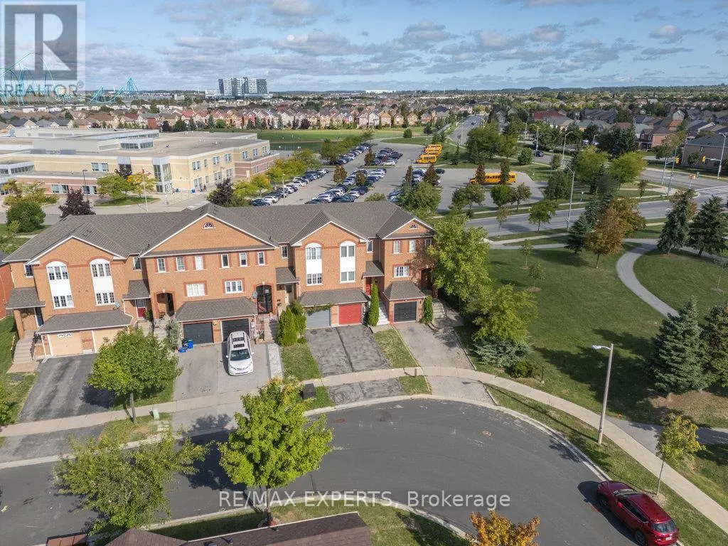 46 LUCENA CRESCENT