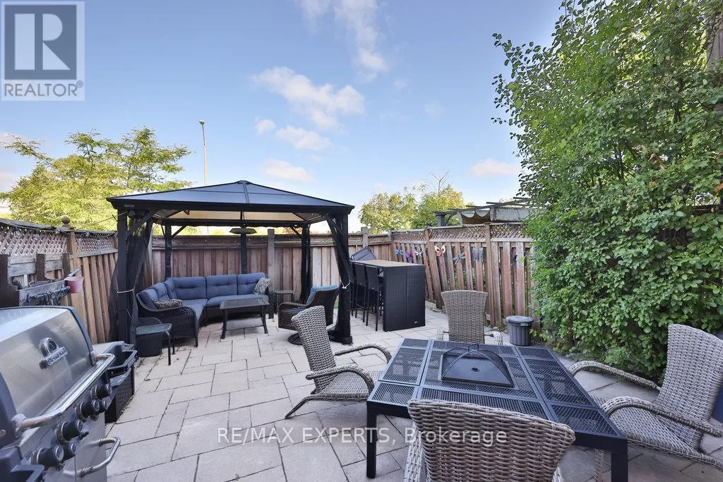 46 LUCENA CRESCENT