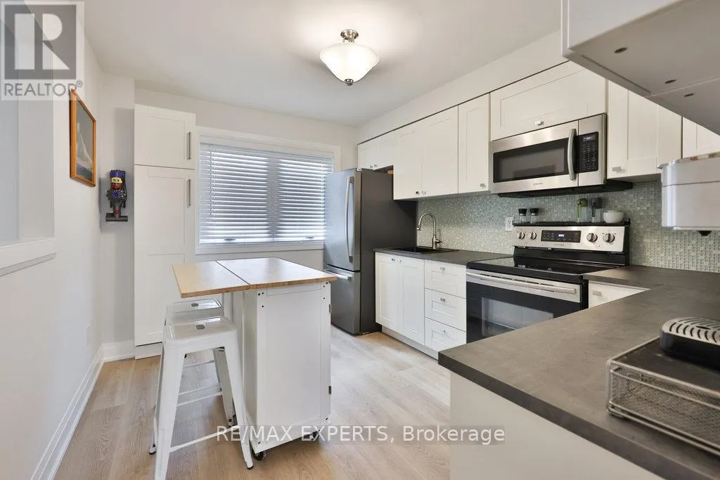 46 LUCENA CRESCENT