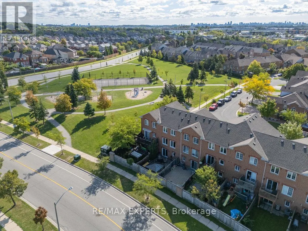 46 LUCENA CRESCENT
