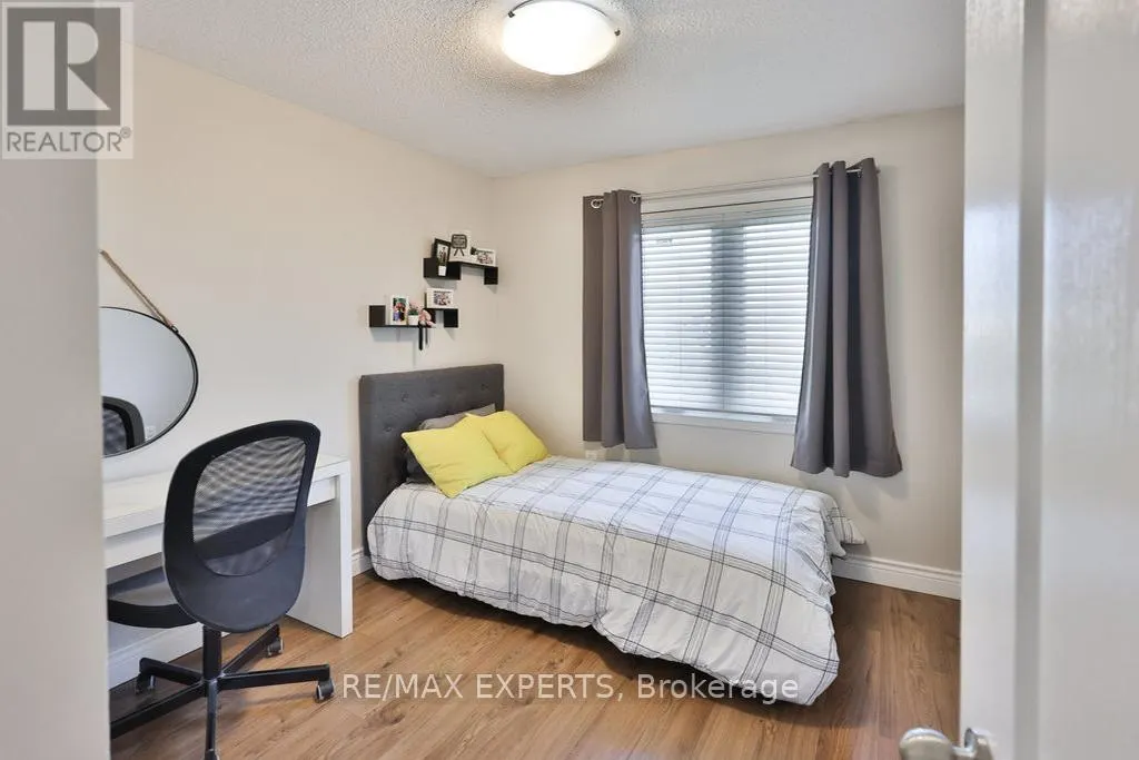 46 LUCENA CRESCENT