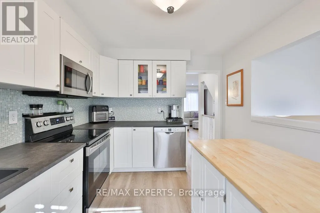 46 LUCENA CRESCENT