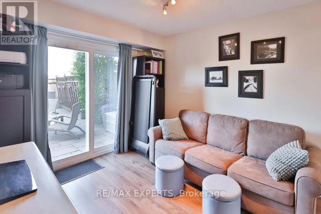 46 LUCENA CRESCENT
