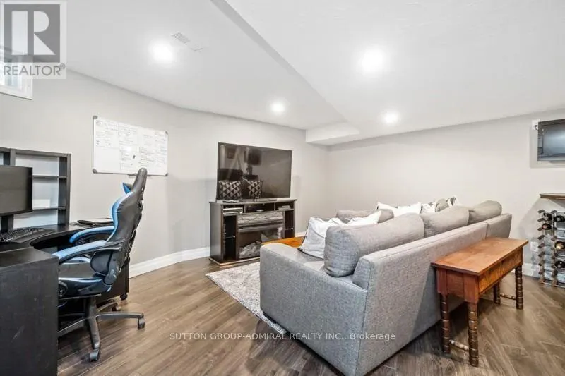 361 RIDDELL COURT