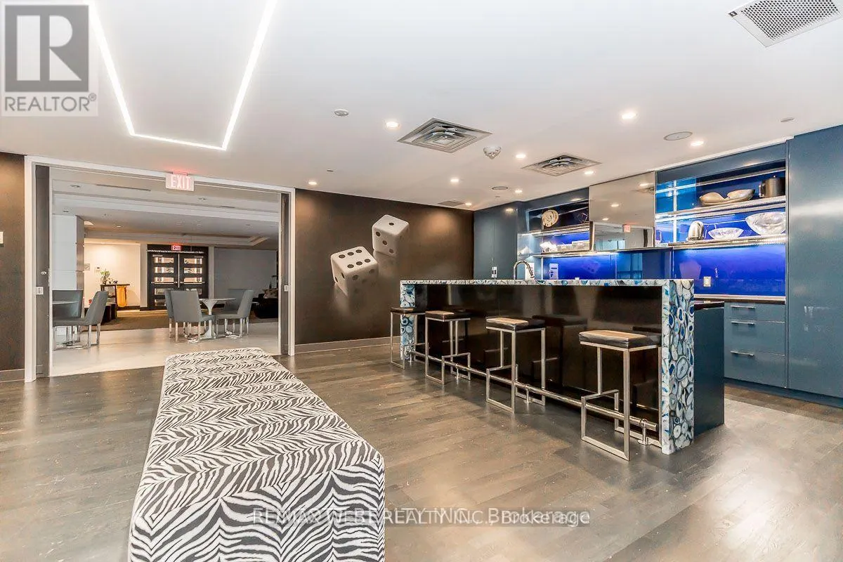 621 - 9471 YONGE STREET
