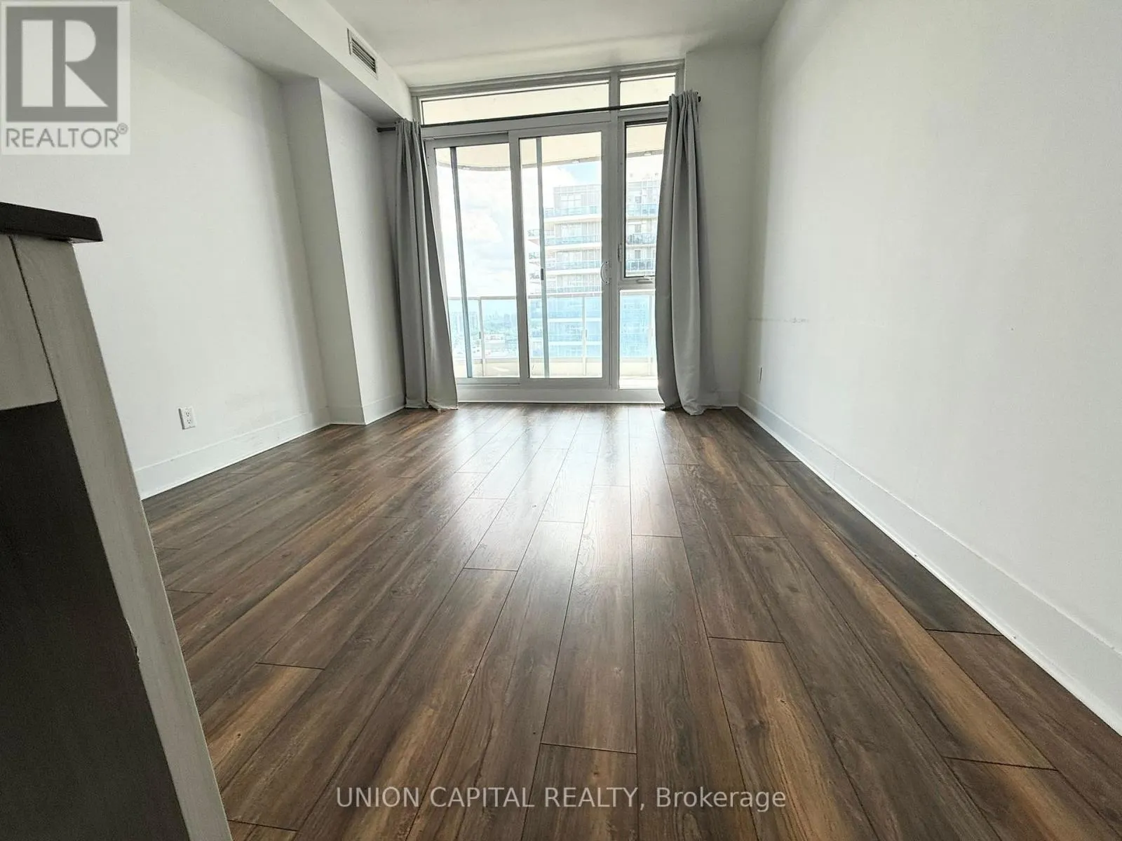 1201 - 9471 YONGE STREET