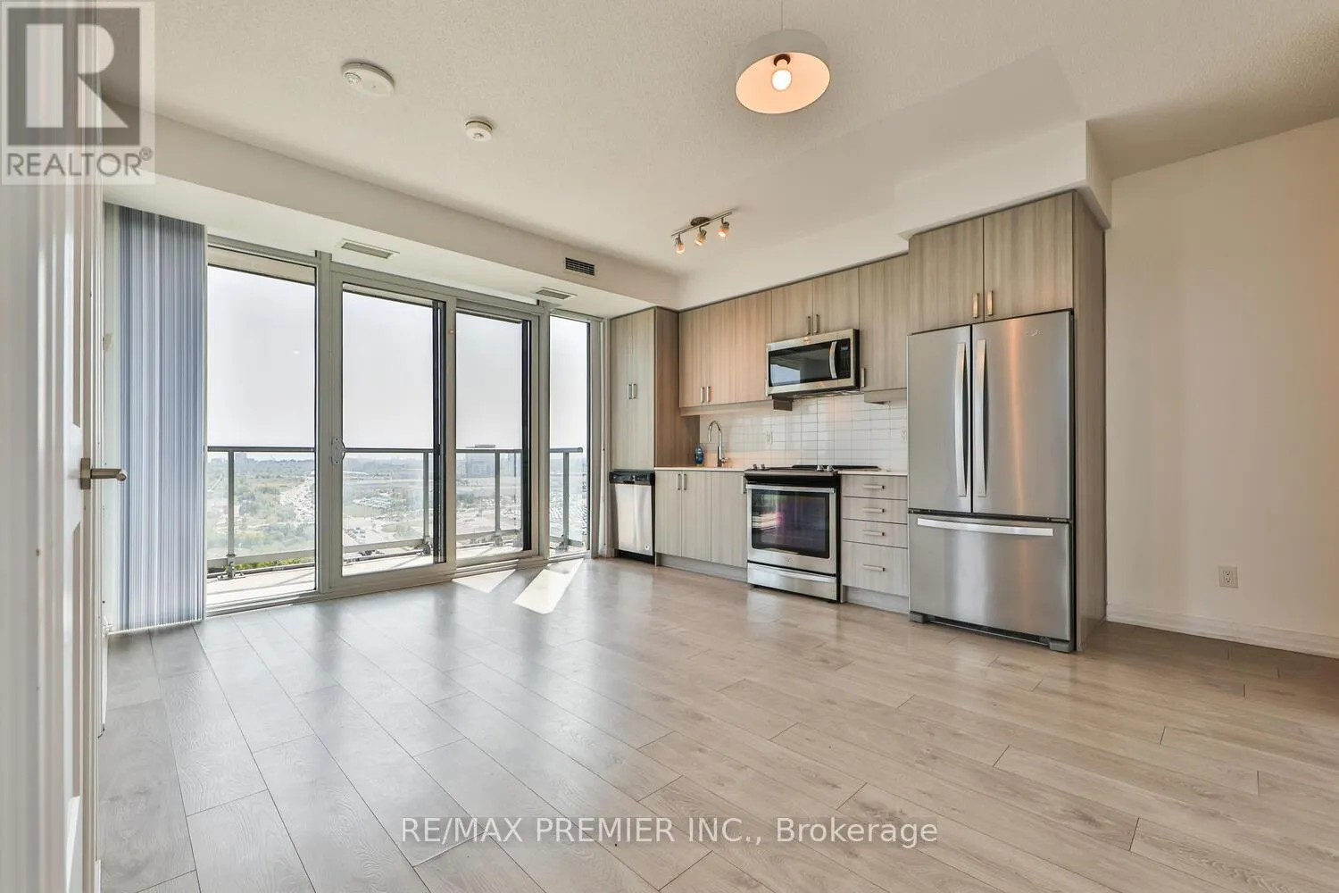 1504 - 7895 JANE STREET