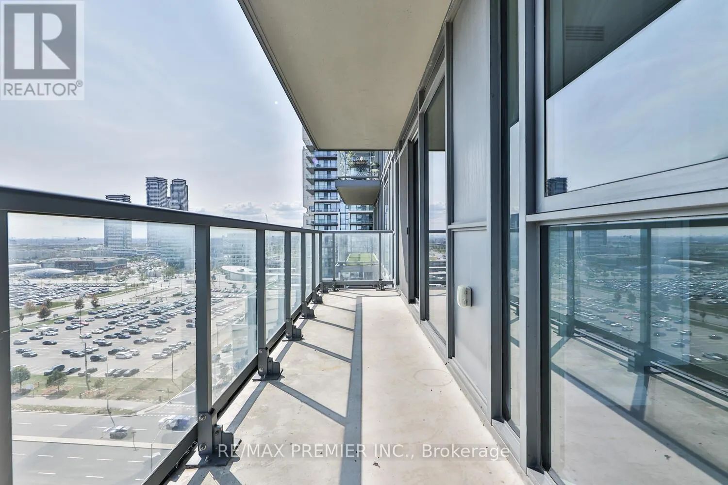 1504 - 7895 JANE STREET