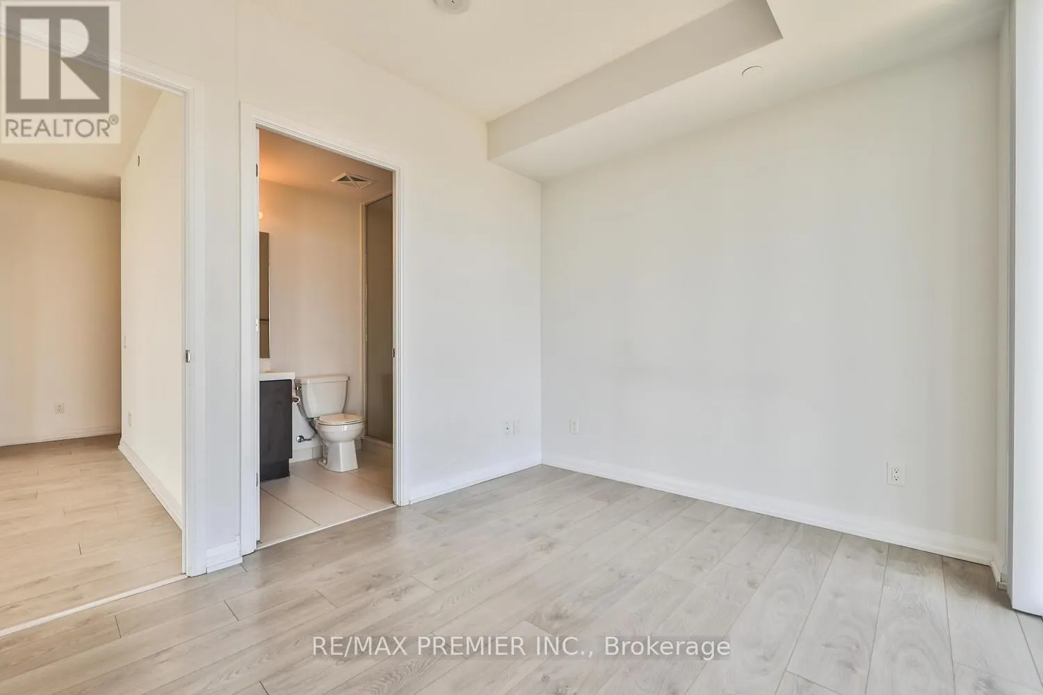 1504 - 7895 JANE STREET