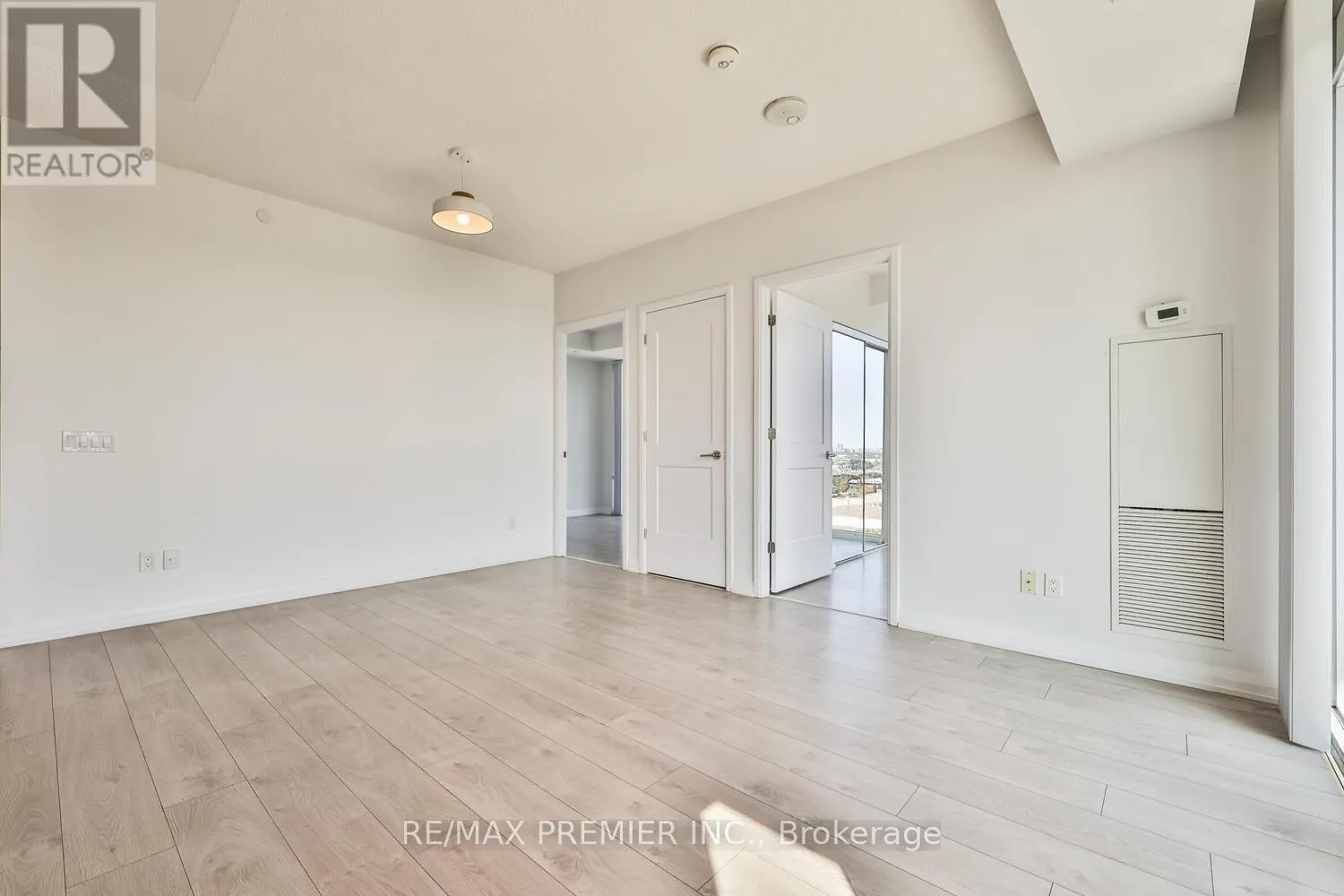 1504 - 7895 JANE STREET