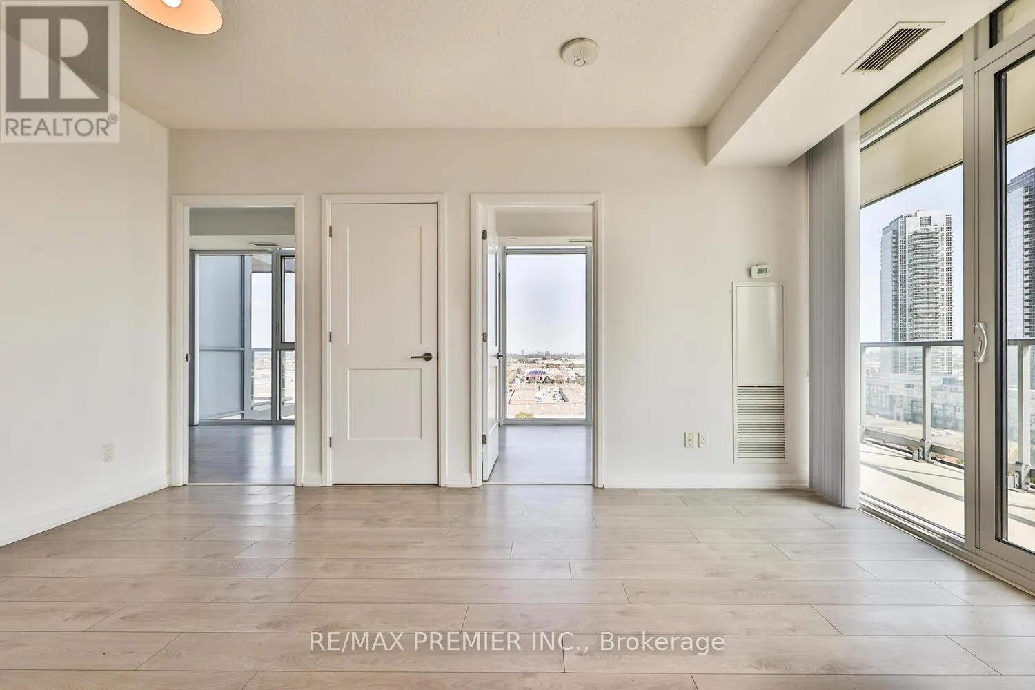 1504 - 7895 JANE STREET
