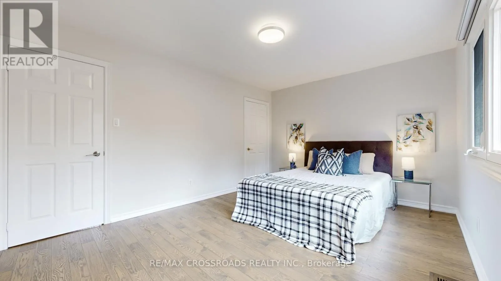 25 STRATHEARN AVENUE