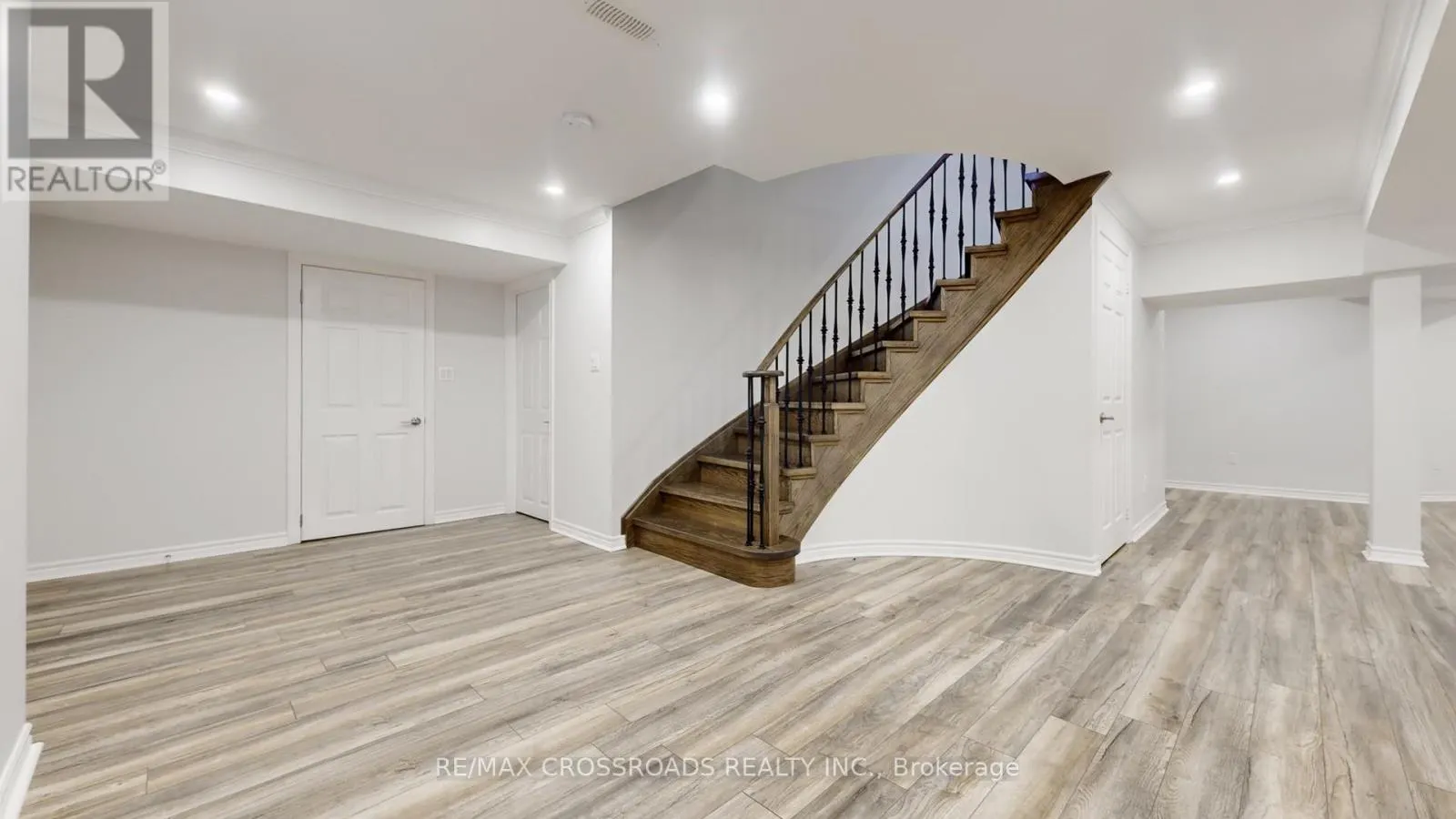 25 STRATHEARN AVENUE