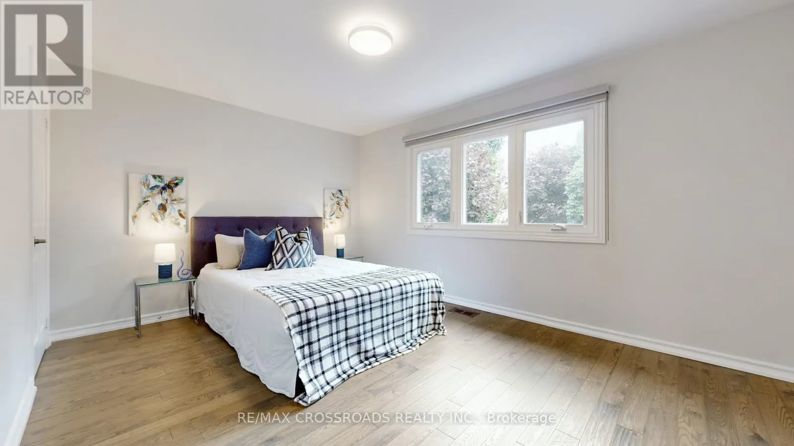 25 STRATHEARN AVENUE