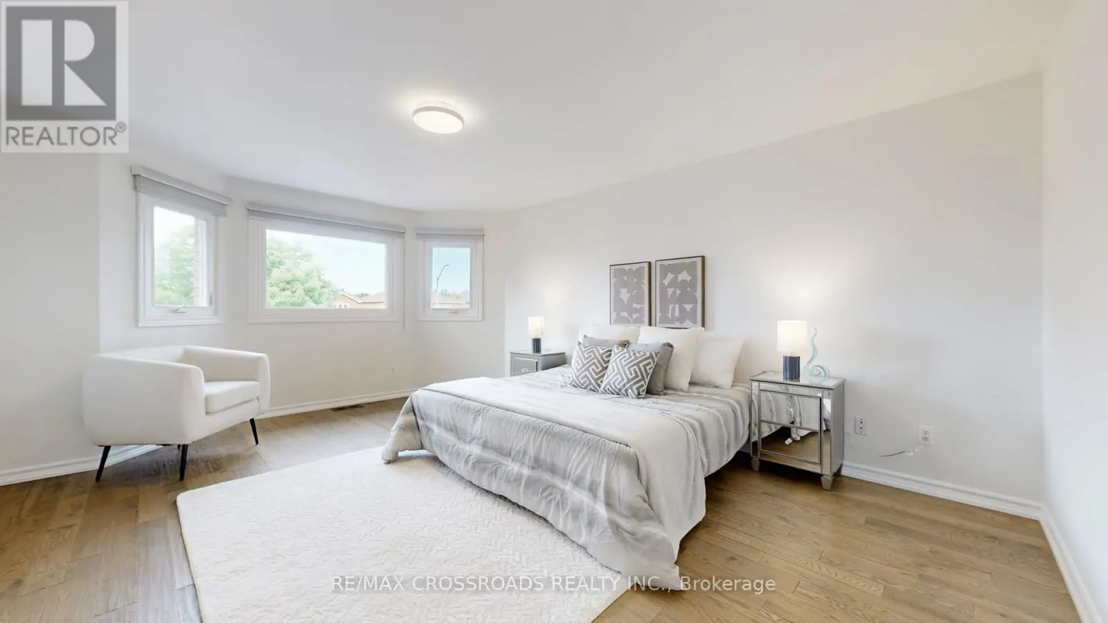 25 STRATHEARN AVENUE