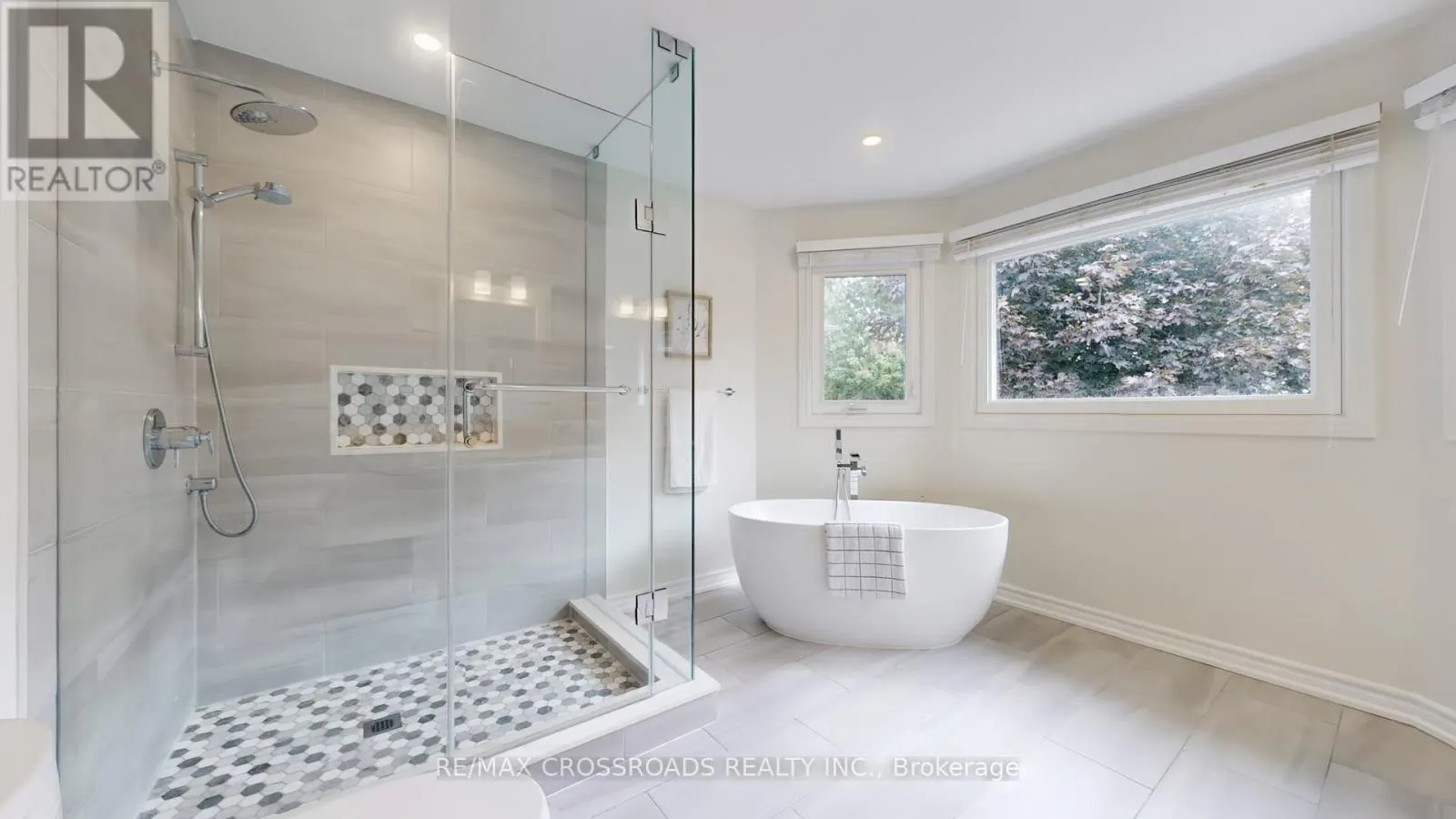 25 STRATHEARN AVENUE