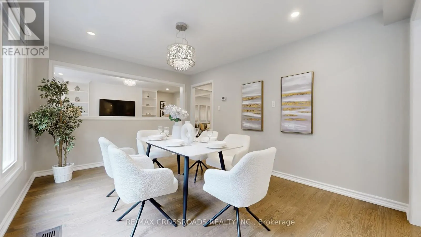 25 STRATHEARN AVENUE