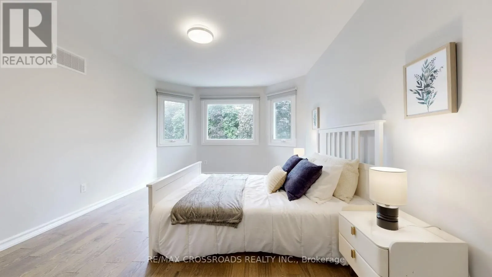 25 STRATHEARN AVENUE