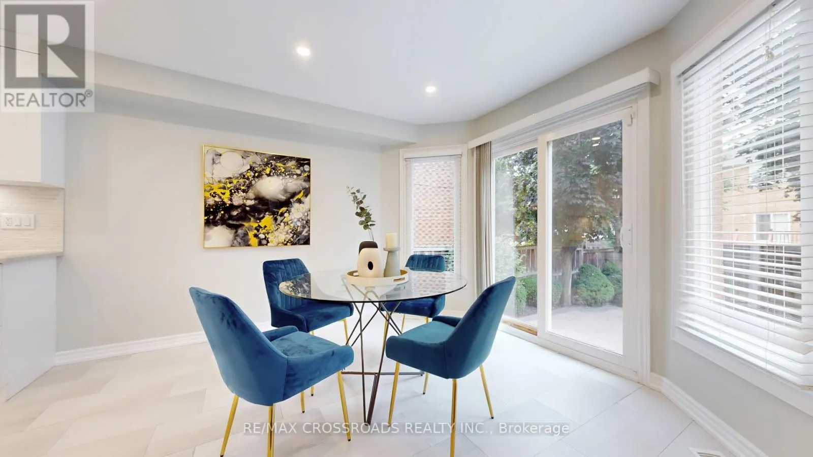 25 STRATHEARN AVENUE