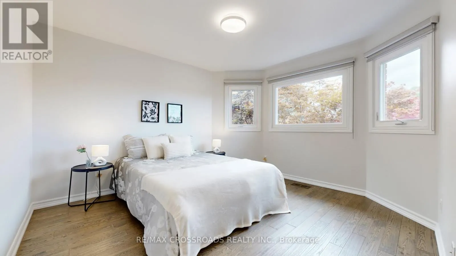 25 STRATHEARN AVENUE