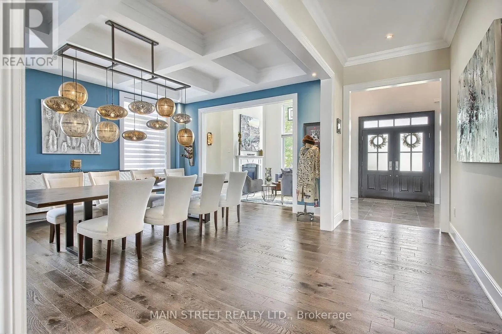 18 COUNTRY CLUB CRESCENT