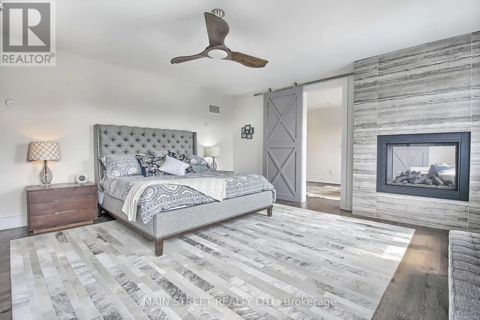 18 COUNTRY CLUB CRESCENT
