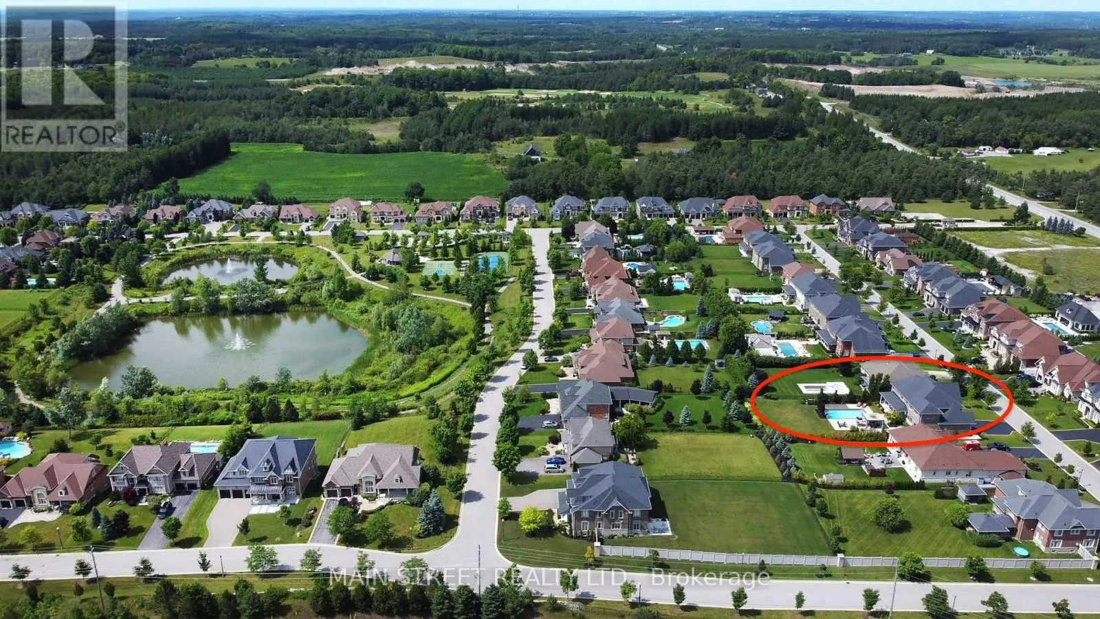 18 COUNTRY CLUB CRESCENT