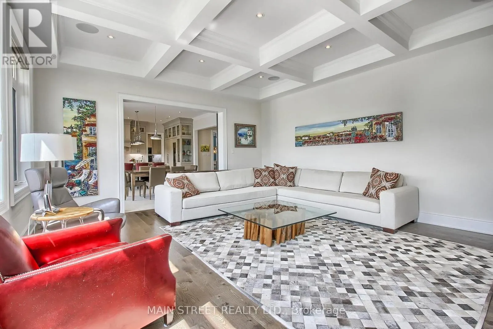 18 COUNTRY CLUB CRESCENT